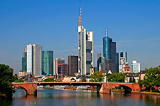 Seminar location Frankfurt Germany. All seminars for leadership, team performance, communication competence, stage performance and intercultural training. Company-internal training and Coaching.